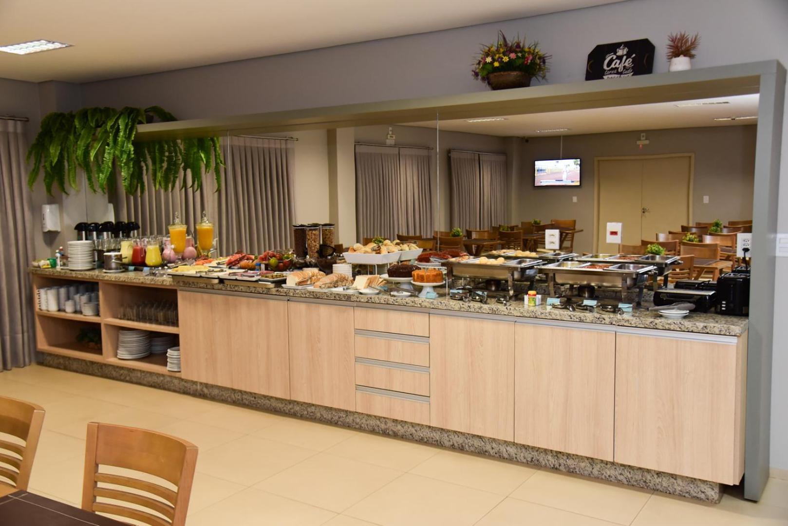 Hotel Plaza Garden Cascavel  Bagian luar foto